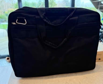 Photo of free Computer bag with shoulder strap (Windsor SL4) #1