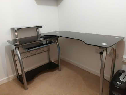 Photo of free Corner desk (Faringdon SN7) #3