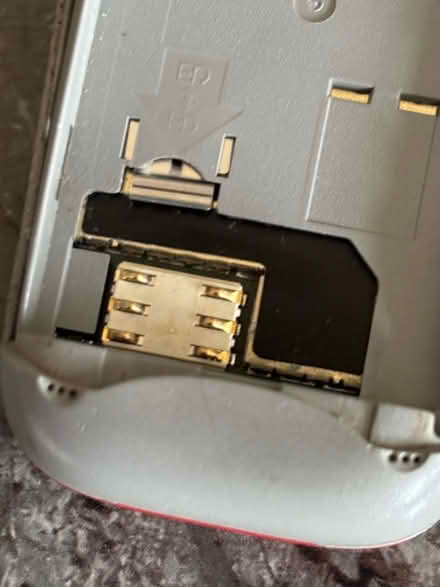 Photo of free Very old Siemens mobile - no SIM (Far Bletchley MK3) #3