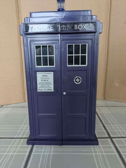 Photo of free Dr Who Tardis and trading cards (Chippenham SN15) #1