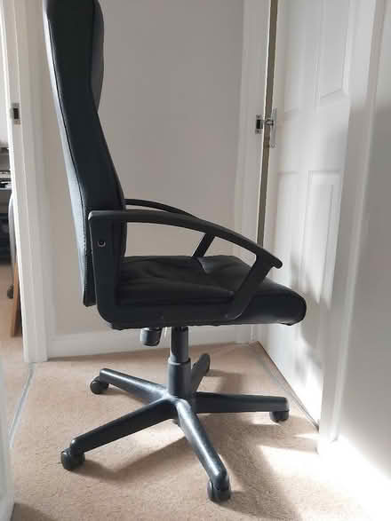 Photo of free Black office chair (Faringdon SN7) #3