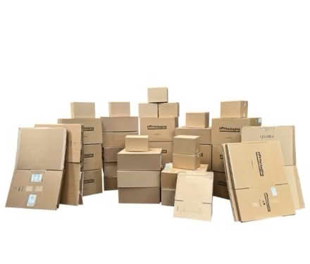 Photo of Packing boxes and bubble wrap (Nn4 9dq) #1