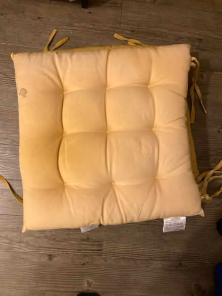 Photo of free 6 John Lewis Outdoor cushions (Canada Water SE16) #4