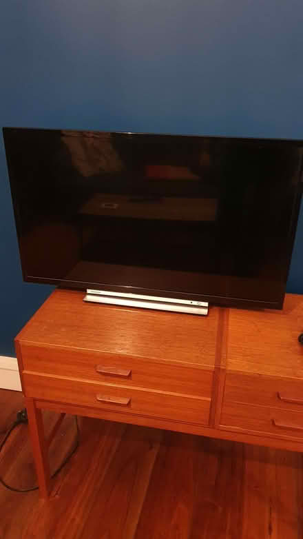 Photo of free Toshiba TV (Whitechapel E1) #1