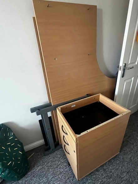 Photo of free office chair and office table (FK12 Alva) #2