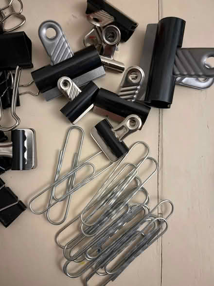 Photo of free Selection of bulldog clips and paper clips (Bear Flat) #4