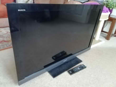 Photo of free Sony KDL-40EX403 40-inch Full HD LCD tv (Barton-on-Sea BH25) #1