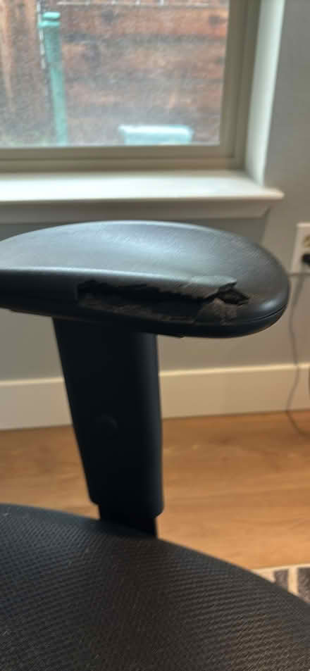 Photo of free Adjustable office chair (Oakland (38th and Suter)) #3