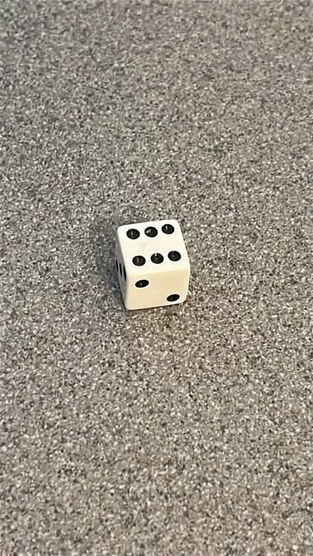 Photo of free 1x six sided dice 🎲 (Jennetts park RG12) #1