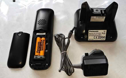 Photo of free Panasonic KX-TGC210E wireless landline handset (Charlton SE7) #2