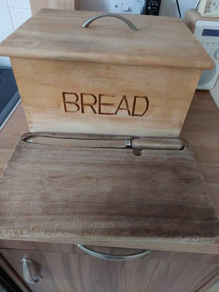 Photo of free Bread Bin & Bread board and Knife (Bilborough NG8) #2