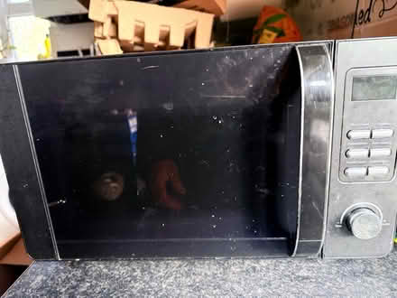 Photo of free Microwave oven (Hackenthorpe S12) #2