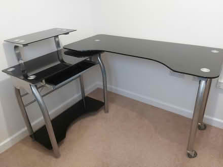 Photo of free Corner desk (Faringdon SN7) #1