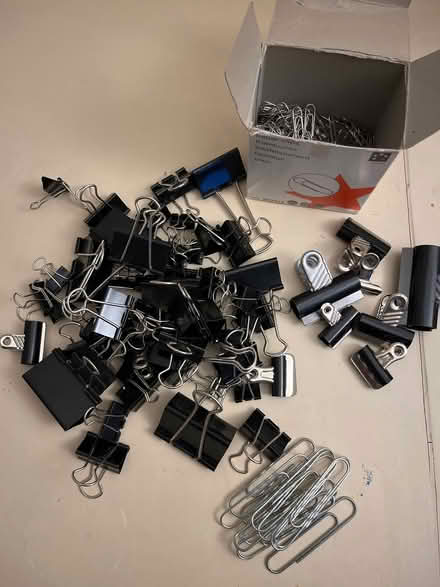 Photo of free Selection of bulldog clips and paper clips (Bear Flat) #1