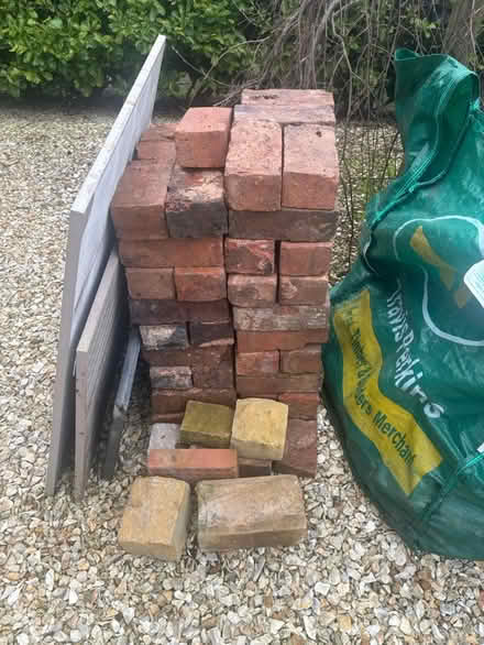 Photo of free bricks, firewood and tiles (S80 3) #1