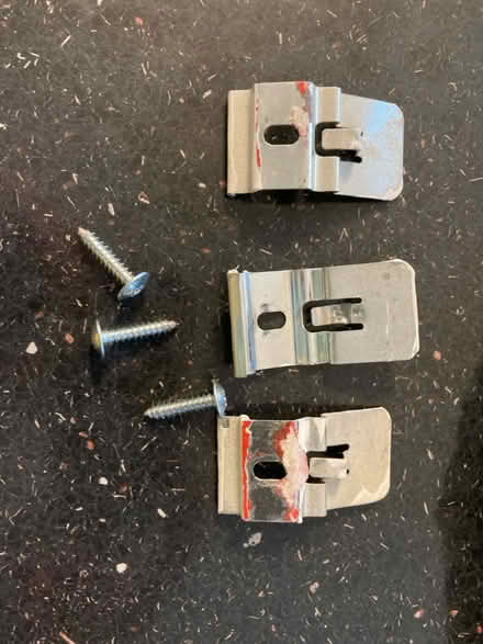 Photo of free Vertical slat blind - rail only (LU2) #1