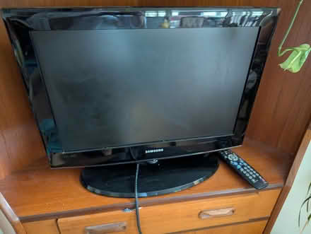 Photo of free 22 inch tv (BN3) #1