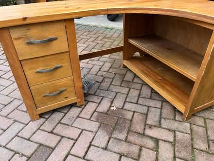 Photo of free Desk (woking) #3