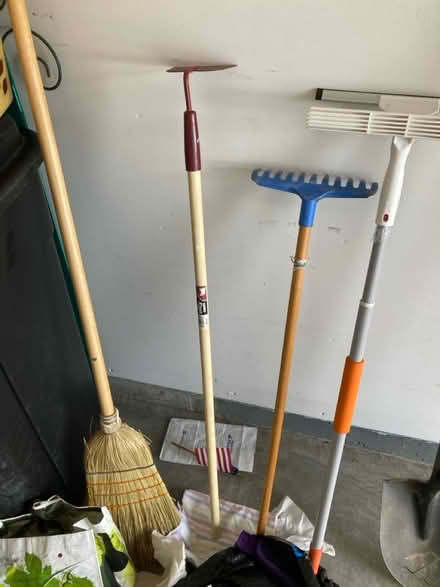 Photo of free Various garden/ household items (New Milford) #2