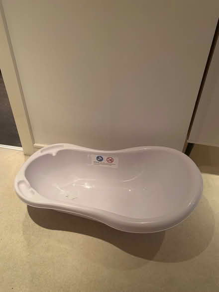 Photo of free Baby bath tub (Pimlico SW1W) #1