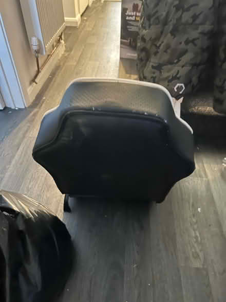 Photo of free Gaming chairs (Stockport SK3) #4