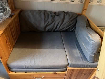 Photo of free High-sleeper (loose/tovil) #2