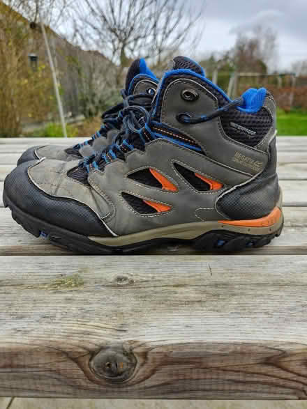 Photo of free Children's walking shoes UK size 5 (Hitchin SG4) #1