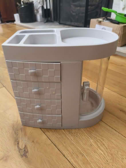 Photo of free Vanity unit 28cm H 30cm W (South Norwood SE25) #1