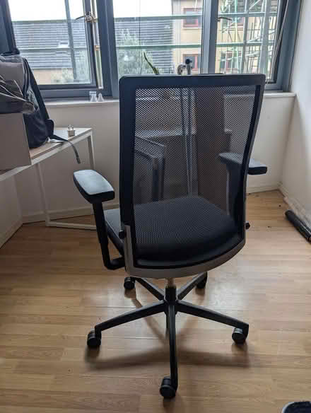Photo of free Office chair (1 yr old) (Upper clapton E5) #3