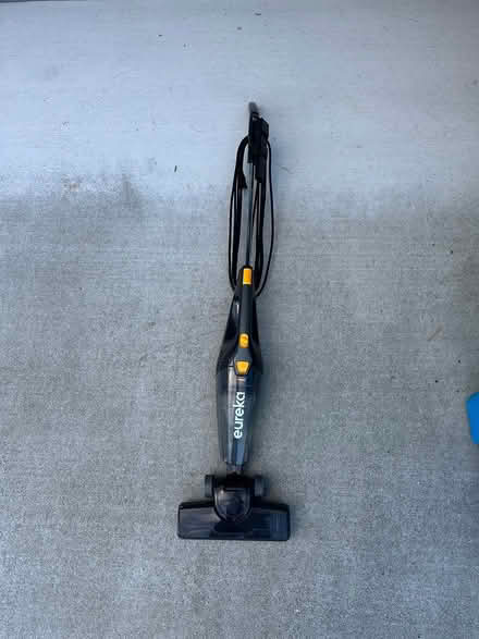 Photo of free Small vacuum (west of twin peaks) #1