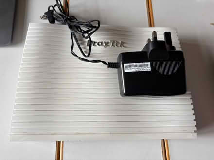 Photo of free A Draytek Router with Power Cable (Iver SL0) #1