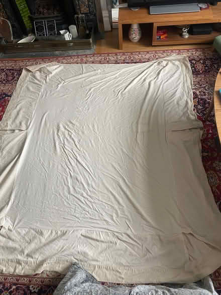 Photo of free Fitted divan cover king size (Wanstead E11) #1