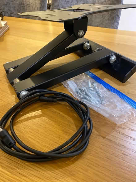 Photo of free TV bracket swivel arm (Alstone GL50) #2