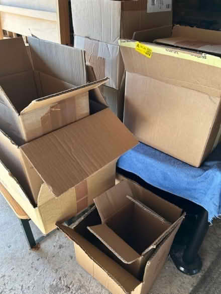 Photo of free boxes (Bridge of Allan FK9) #1