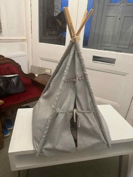 Photo of free Grey Kitten/Cat Tipi bed (Woodside SE25) #1