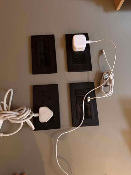 Photo of free Unique & Sturdy Large Office Table - Perfect for Workspaces (Newington Green N1) #4