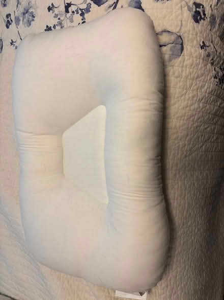 Photo of free Neck support pillow (Chicago Edgewater) #1