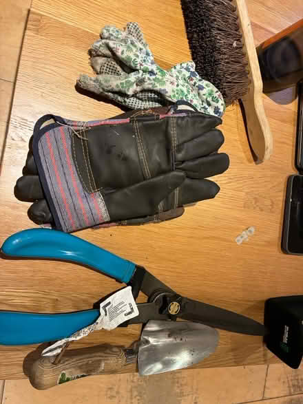 Photo of free Small garden tools (Homerton E5) #1