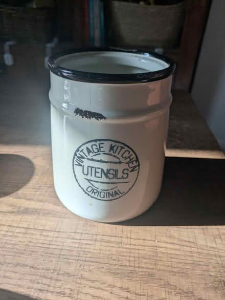 Photo of free Utensil pot (Wolverhampton WV10) #1