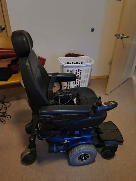 Photo of free Electric chair (One block from Emerald Queen) #1