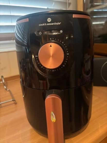 Photo of free small air fryer (Brownswood Park N4) #2