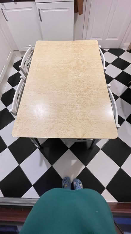 Photo of free Kitchen table + chairs (Dublín 8) #2