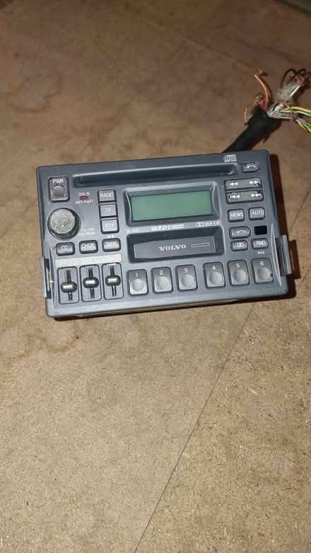 Photo of free Volvo SC805 CD - Radio - Cassette (Uckfield, Ringles Cross TN22) #2