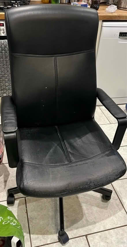 Photo of free Black office chair (height adjustable) (Peachcroft OX14) #1
