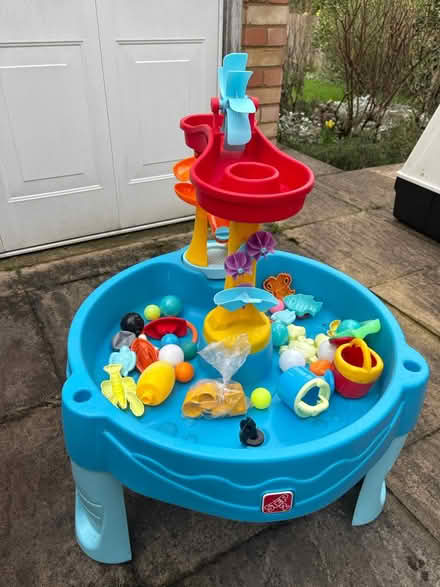 Photo of free Kids water table (Barnet EN5) #1