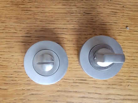 Photo of free B&Q thumb turn and release button (Nailsea BS48) #2