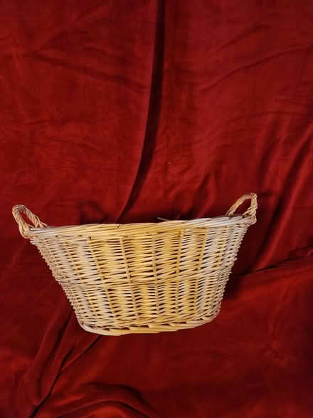 Photo of free Large basket (Juanita Kirkland) #2