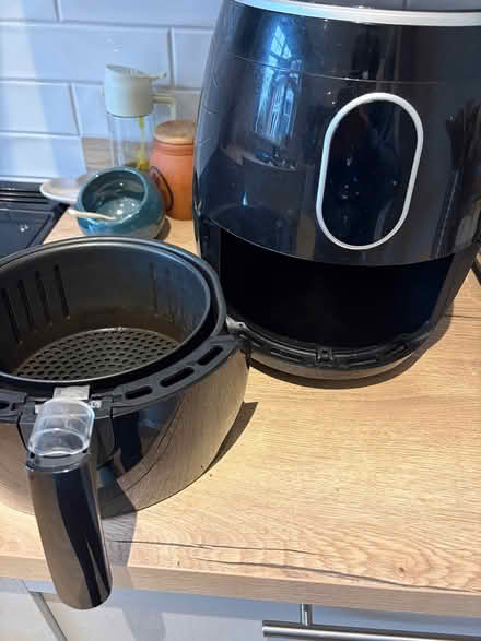 Photo of free Air fryer (Horsham) #2