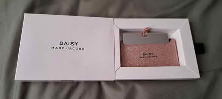 Photo of free Small compact mirror (Fallin FK7) #1