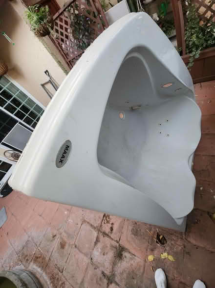 Photo of free jacuzzi type bathtub (South Vista) #1